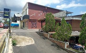 Urbanview Hotel Rio Life House Cianjur By Reddoorz